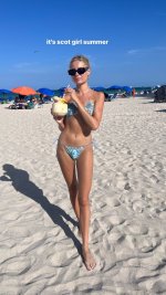 Nina-Nesbitt-Feet-6543419.jpg