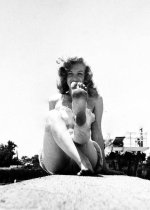 marilyn-monroe-1950s-v0-gog192dp51sf1.jpg