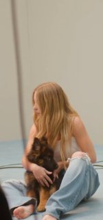 sydney-sweeney-v0-3wuup9h2zvvf1.jpg