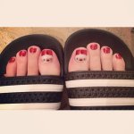 Katy-Perry-Feet-1193663.jpg