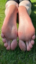 Pezinhos Deusass.jpg