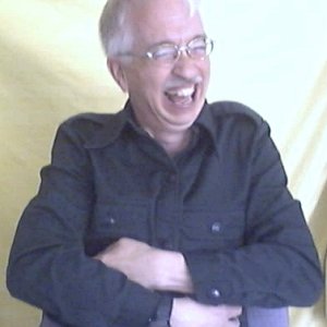 Those big grinning buttons are tickling me without let up!
:)