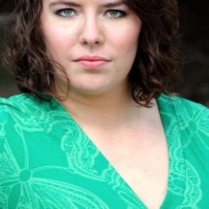 Did you know green is the rarest eye color and wavy hair is the rarest hair type? Yeah it makes me feel good. Got my eyes from my mom and my mom had s