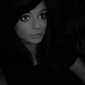 Not the best pic
i have a white cheek o_O