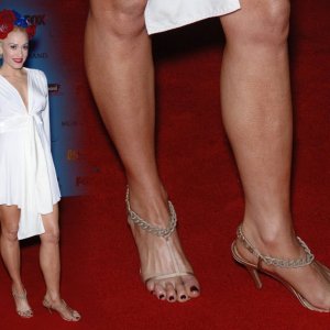 GWEN STEFANI BAREFOOT