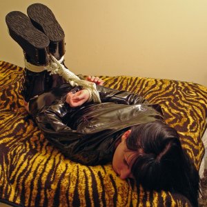 An early hogtie.