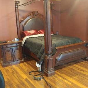 Four post bed.
