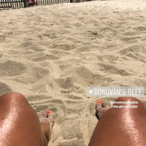Sandy toes