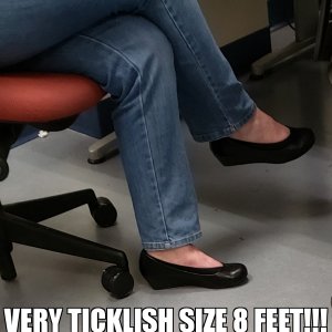 Lori's feet