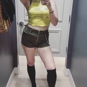 mrowwww. my thigh highs are ripping.