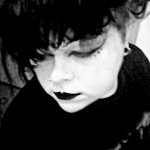 tumblr o08ue8P2FX1v30qvno6 500 phixr