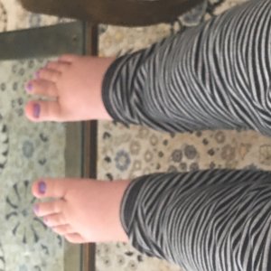 D6AA10BB C475 4276 B586 7C644FA77FAB

A picture of my feet with lilac colored nail polish on each toe😏