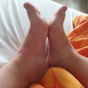Tom_Feet_2.jpg