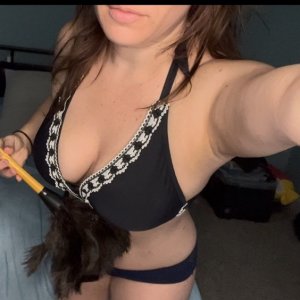 Media 'Your house cleaner wearing a normal uniform' in album 'Main character energy'