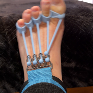 Media 'Tickle Foot in the device~' in album 'Short Clips'