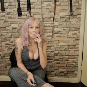 Media 'WhatsApp Image 2025-12-26 at 19.02.27.jpeg' in album 'Mistress Bash Feet And Soles Pictures'