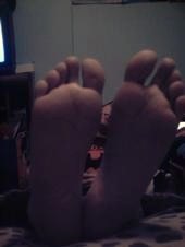 amber's feet
