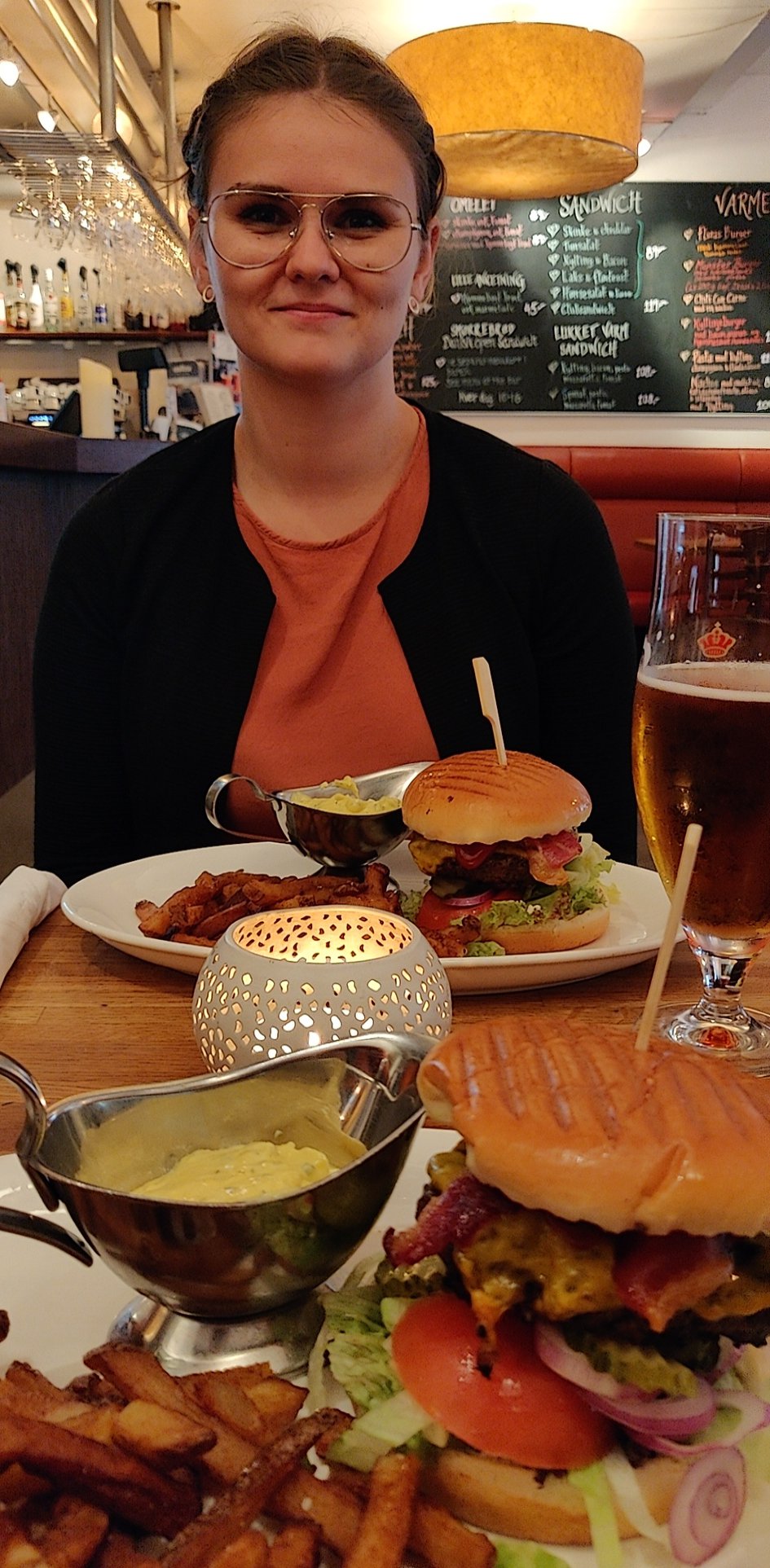 EDE840B3 1559 40BD 84EF B290DDFBADF8