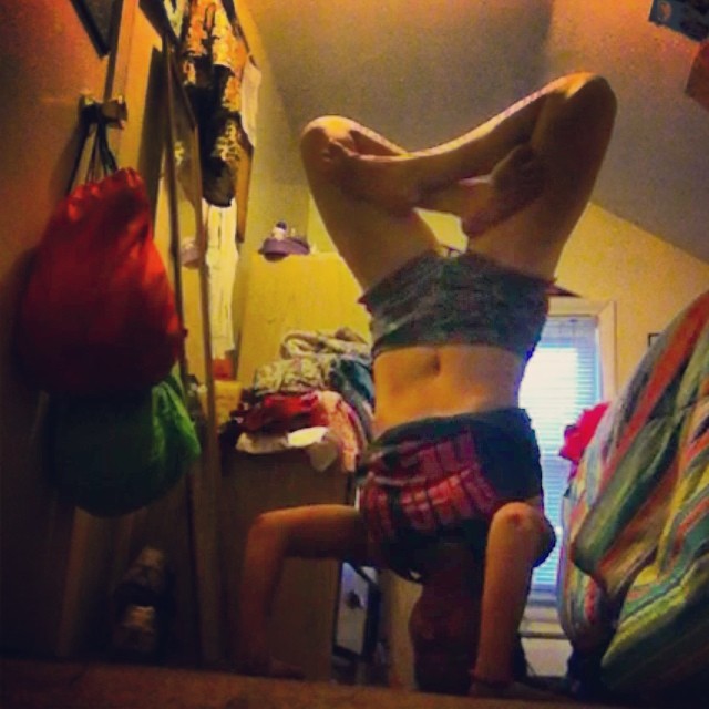 headstand #betternot #ticklemytummy