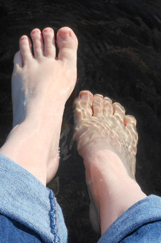 lakefeet02