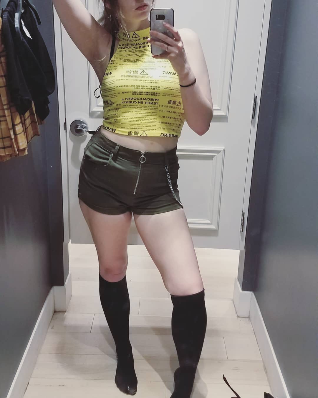 mrowwww. my thigh highs are ripping.