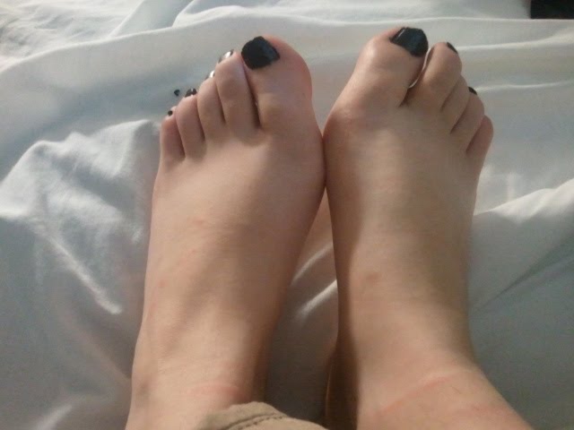 nice and small and very ticklish :)