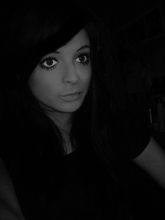 Not the best pic
i have a white cheek o_O
