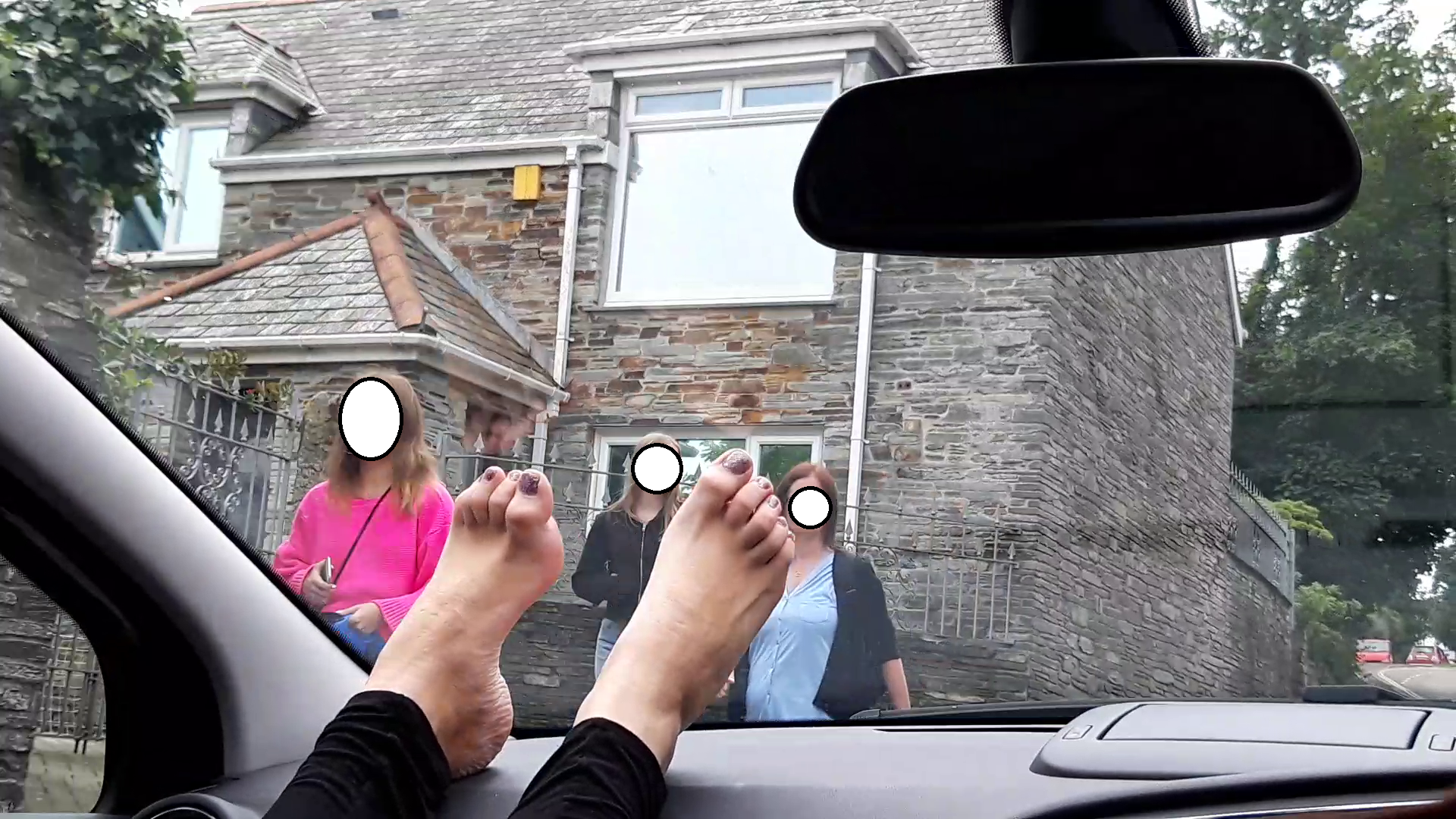 Parked at the entrance to a very busy carpark!