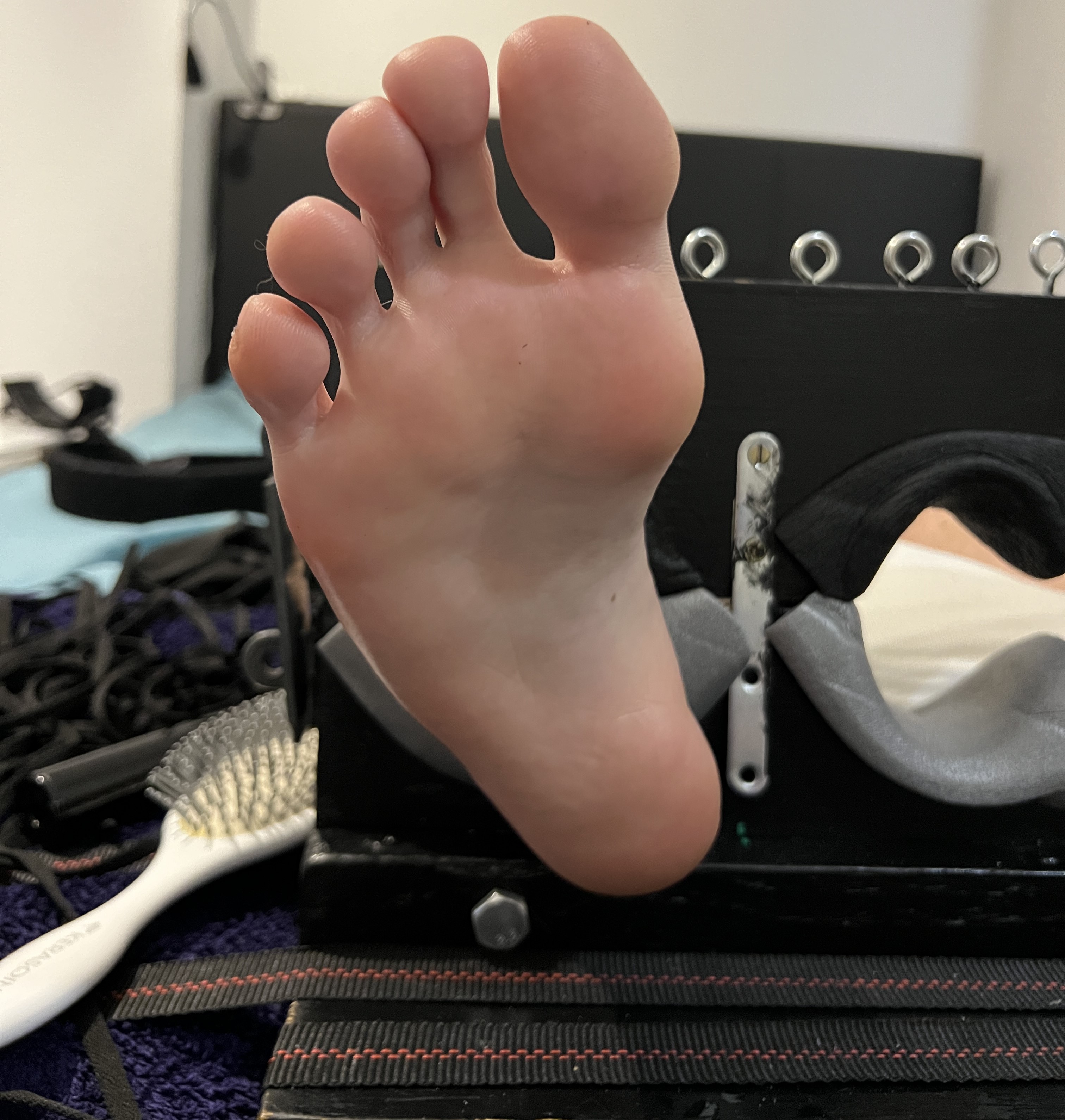 Right sole awaiting tickles