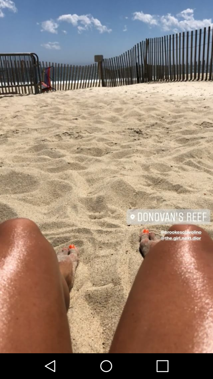 Sandy toes