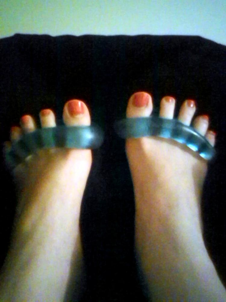 yoga toes