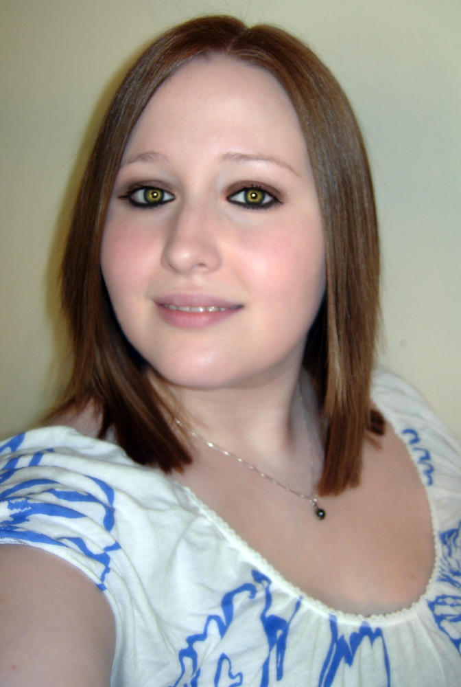 ZOMG! Me with dark hair and Twilight eyes! LAWL!