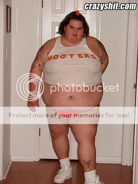 110308_fat_woman_hooters.jpg