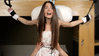 tt0146irina_standup.gif