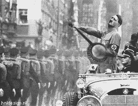 Hitler20Playing20Banjo.gif