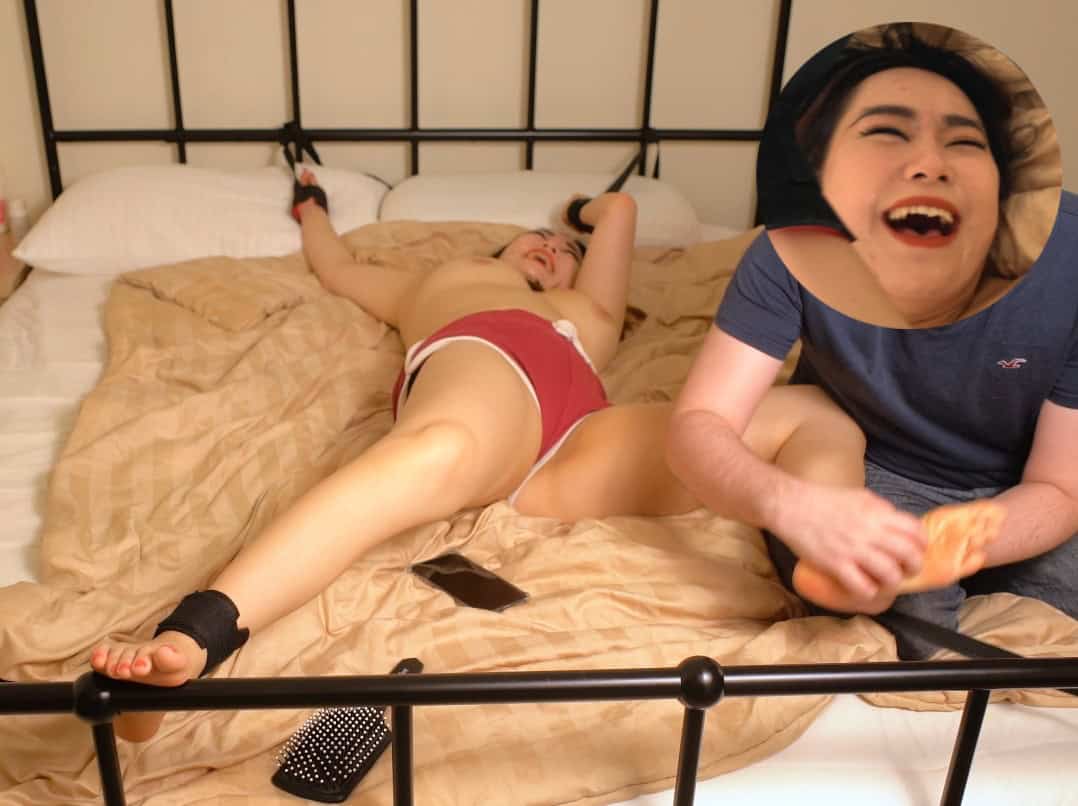 topless-dia-gets-totally-wrecked-main-pic.jpg